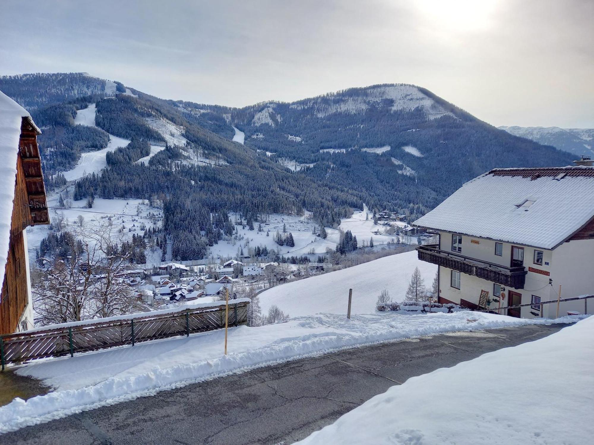 Tischnerhof Appartements Бад Кляйнкирххайм Экстерьер фото